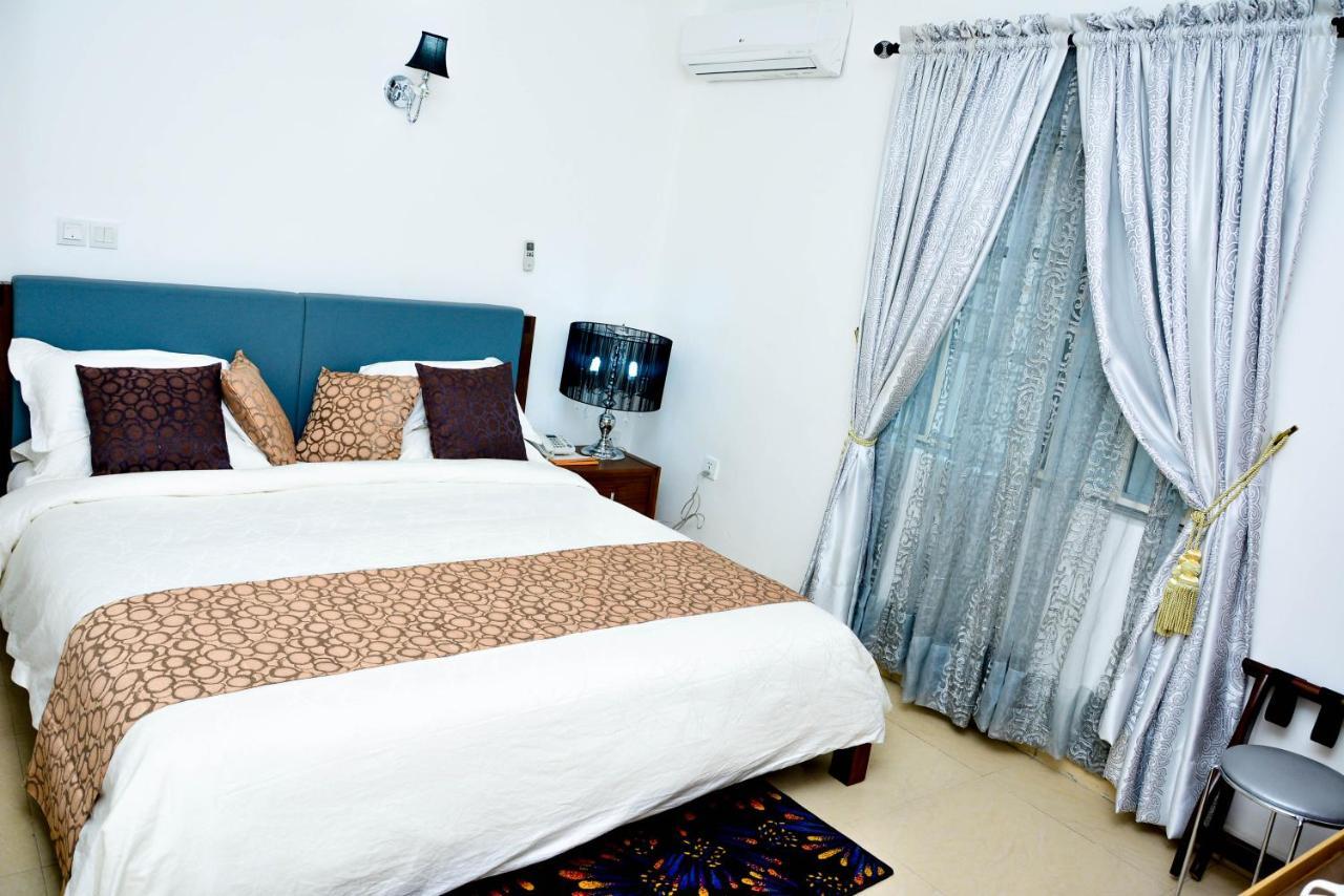 אילורין Crystal House International Hotel מראה חיצוני תמונה