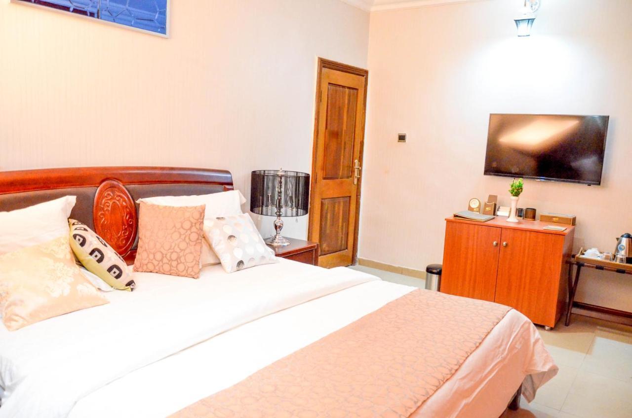 אילורין Crystal House International Hotel מראה חיצוני תמונה