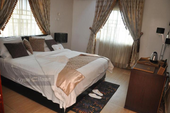 אילורין Crystal House International Hotel מראה חיצוני תמונה
