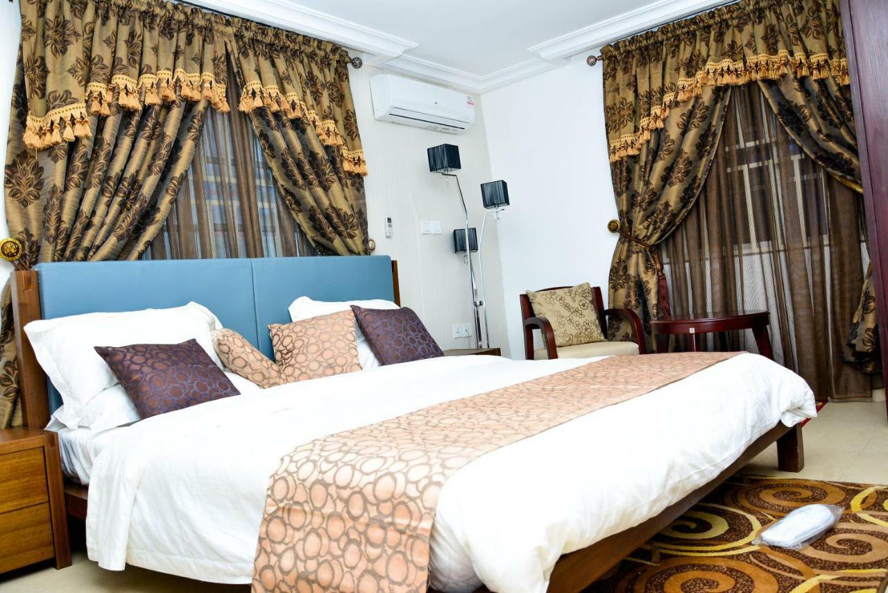 אילורין Crystal House International Hotel מראה חיצוני תמונה