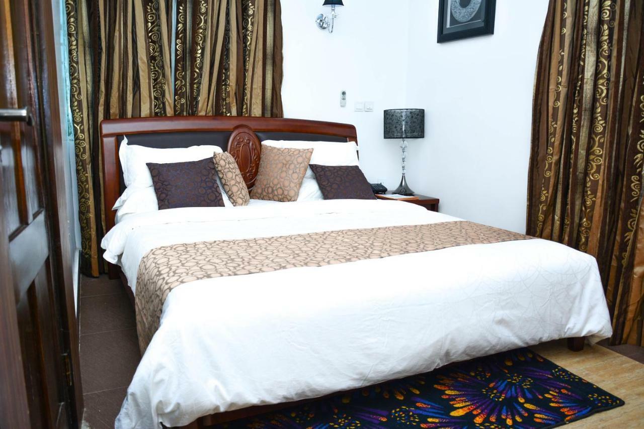 אילורין Crystal House International Hotel מראה חיצוני תמונה